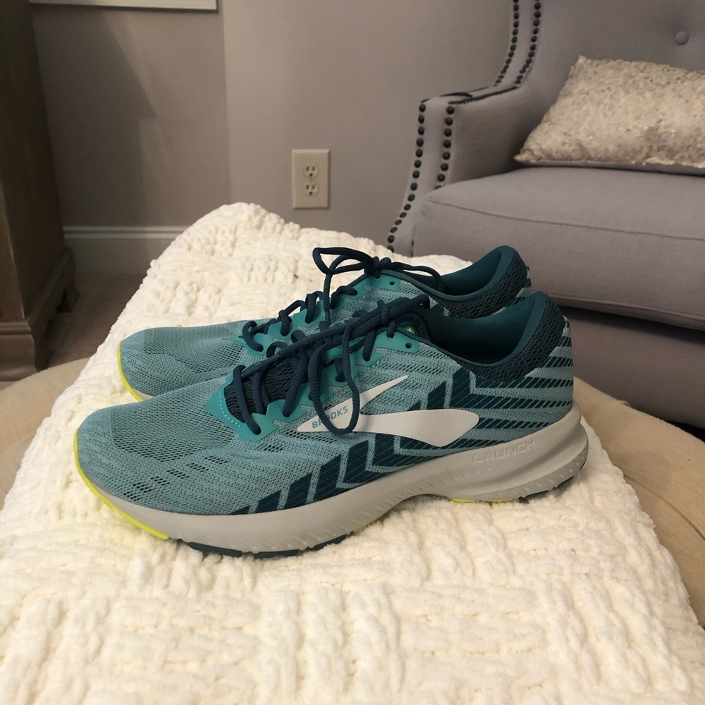 Brooks Energize Me women’s shoes